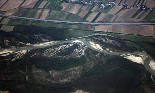 Fluss Arges Rumänien bei Stavropolia Foto W. Willner P4290052